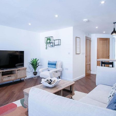 25 Captains Walk - 1 Bedroom Apartment - ซอนเดอร์สฟุต ภายนอก รูปภาพ